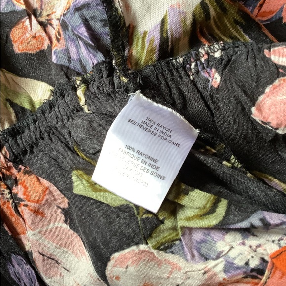 Patrons of peace sleeveless top - Picture 7 of 10